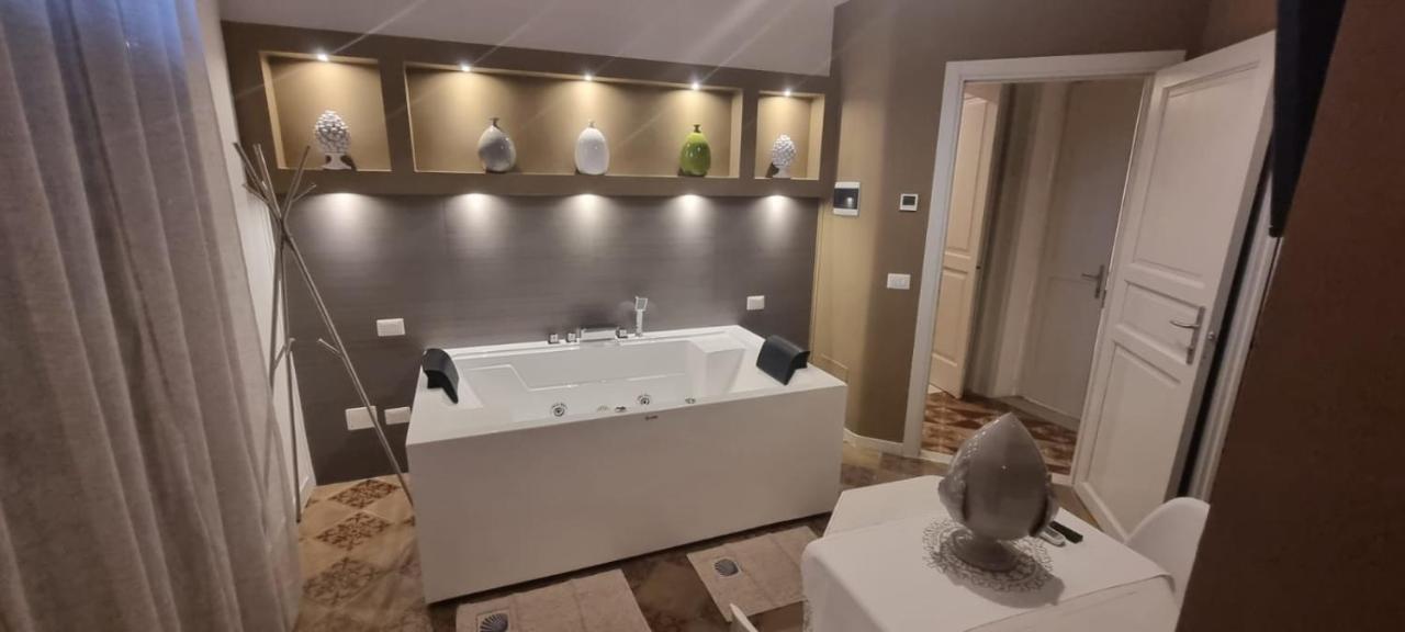 Reluxe Private Wellness Bed & Breakfast เลชเช ภายนอก รูปภาพ