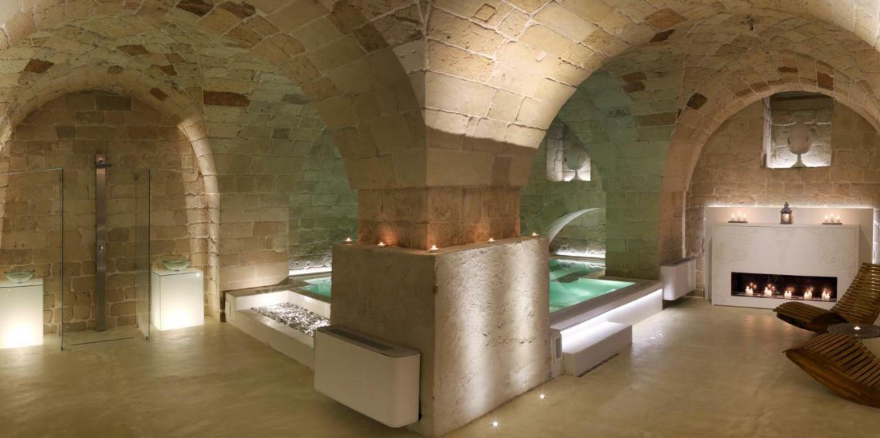Reluxe Private Wellness Bed & Breakfast เลชเช ภายนอก รูปภาพ