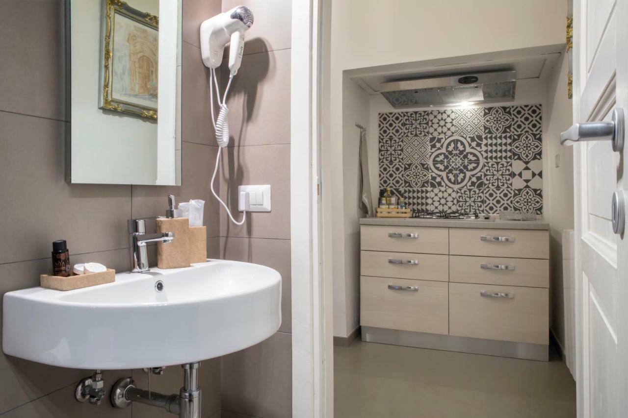 Reluxe Private Wellness Bed & Breakfast เลชเช ภายนอก รูปภาพ