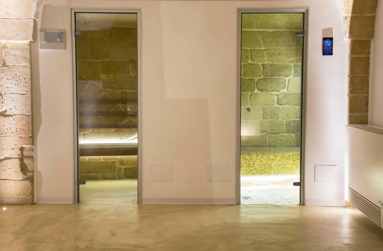 Reluxe Private Wellness Bed & Breakfast เลชเช ภายนอก รูปภาพ