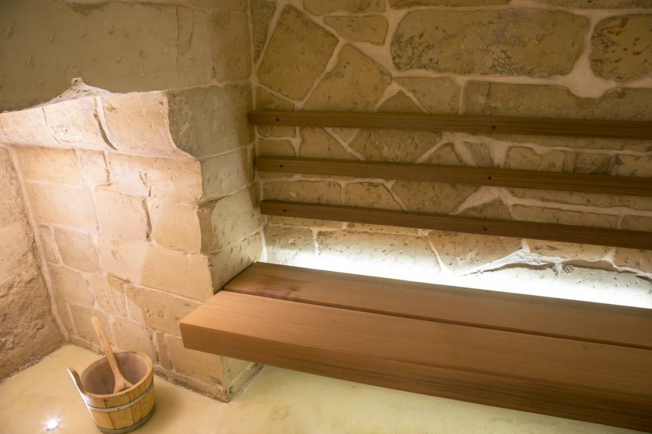 Reluxe Private Wellness Bed & Breakfast เลชเช ภายนอก รูปภาพ