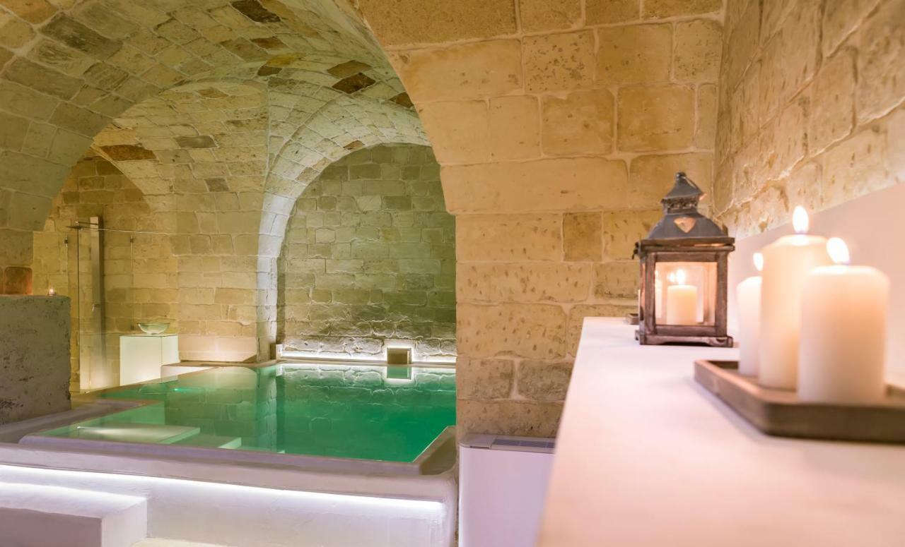 Reluxe Private Wellness Bed & Breakfast เลชเช ภายนอก รูปภาพ